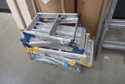 Lot 4367 - 3 aluminium popup work stands