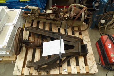 Lot 4478 - IXL model W3 screw cutting lathe on original...