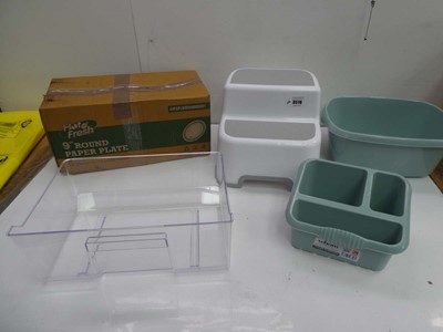 Lot 3516 - 2 step stool, washing up bowl, Sink cutlery...