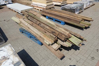 Lot 4319 - Pallet of reclaimed timbers
