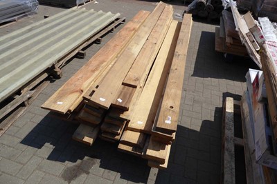 Lot 4322 - Pallet of assorted timbers
