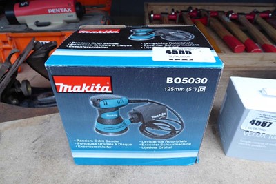 Lot 4586 - Makita B05030 random orbit sander, boxed