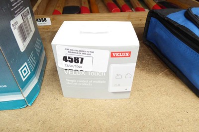 Lot 4587 - Velux touch simple control unit, boxed
