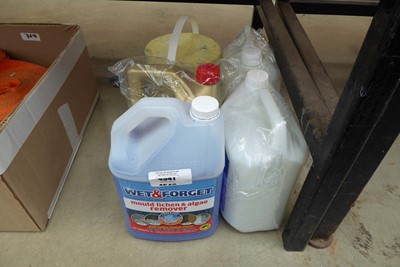 Lot 4541 - 5l tub of Wet and Forget lichen and algae...