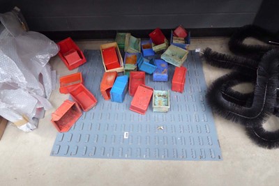 Lot 4632 - Linbin rack and qty of small lin bins
