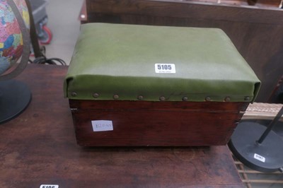 Lot 5105 - Shoe shine box