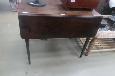 Lot 5106 - Victorian mahogany dropside table