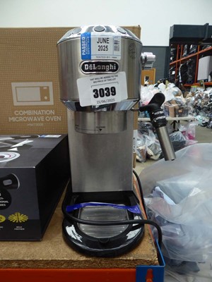 Lot 3039 - Unboxed Delonghi cappuccino maker
