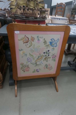 Lot 5138 - Metamorphic firescreen table with embroidered...