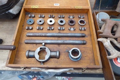 Lot 4654 - Pipe threading kit