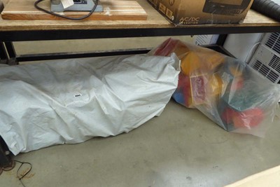 Lot 4664 - Under bay containing 2 large bags of linbins