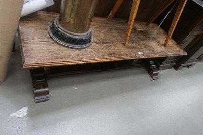 Lot 5173 - Oak coffee table