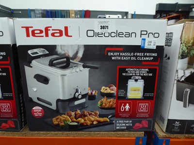 Lot 3071 - Tefal Oleoclean Pro fryer