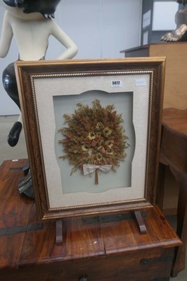 Lot 5072 - Fire screen with dried grass insert