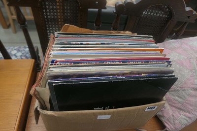 Lot 5098 - Box containing vinyl records