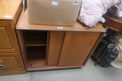 Lot 5099 - G-plan cabinet with sliding doors