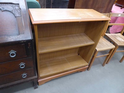 Lot 5280 - Oak open bookcase