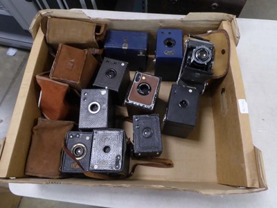 Lot 2241 - Box containing various vintage cameras