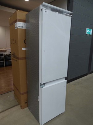 Lot 3197 - Hotpoint fully integrated fridge freezer