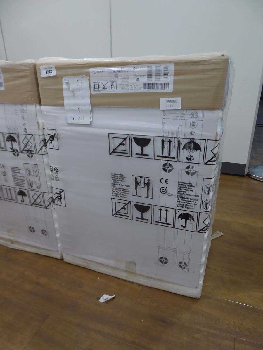 Lot 3202 - Indesit Washer dryer model BI WDIL 75125UKN