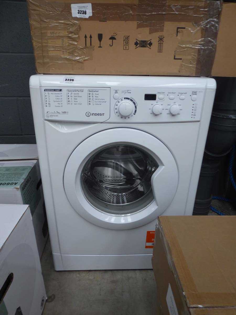 Lot 3235 - Indesit washing machine