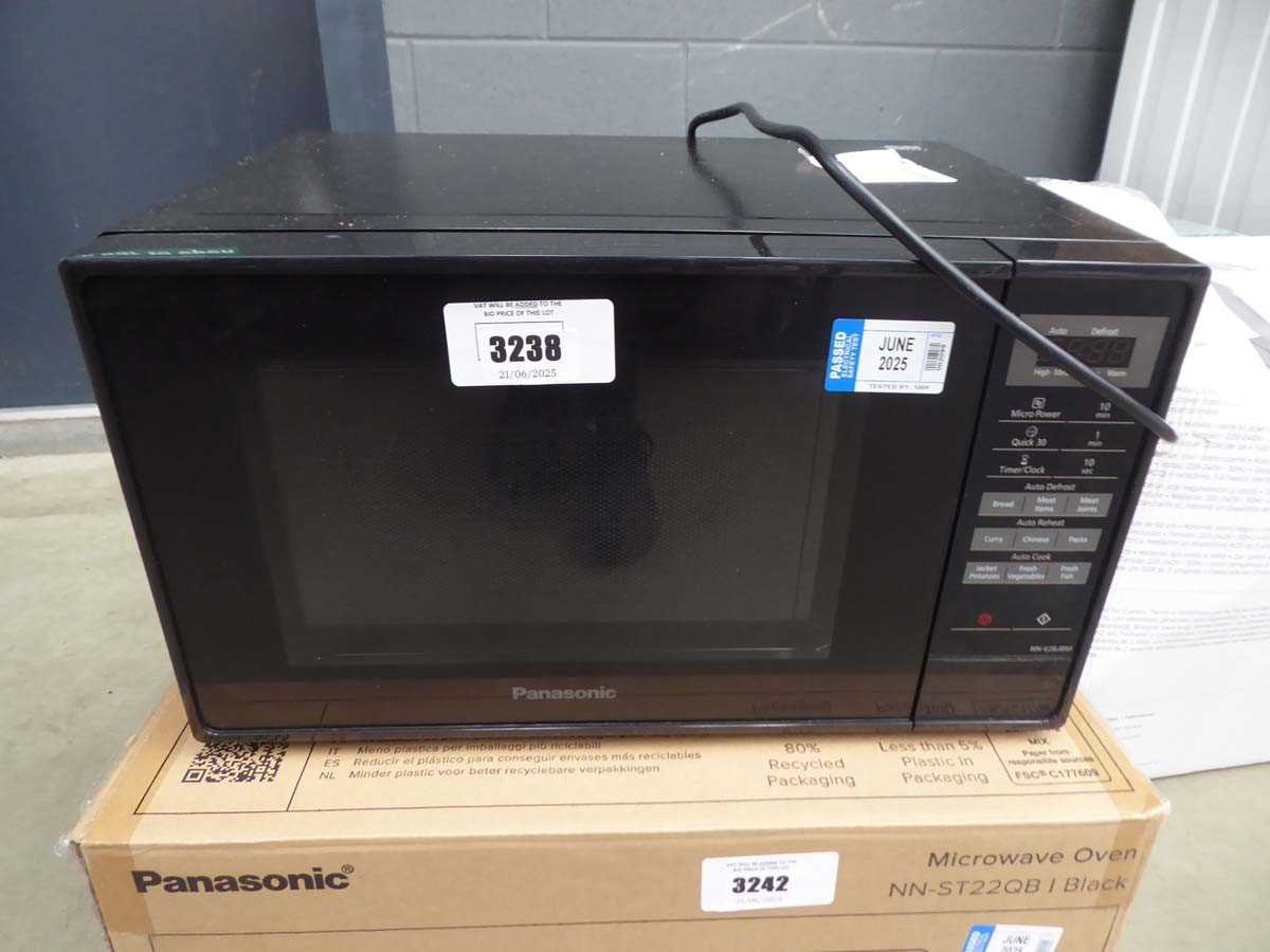 Lot 3238 - Panasonic microwave
