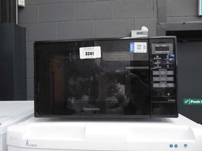 Lot 3241 - Panasonic microwave