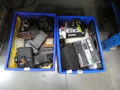 Lot 2275 - 2 boxes containing various cameras and camera...