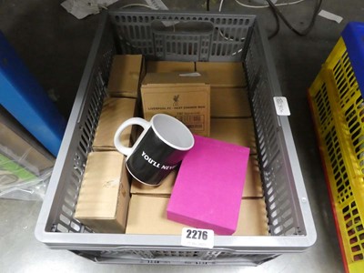 Lot 2276 - Box containing Liverpool FC heat change mugs...