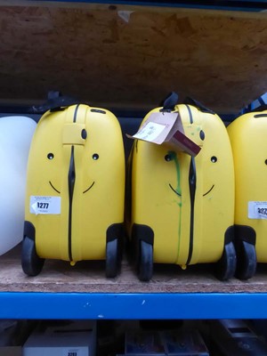 Lot 3273 - 2 American Tourister ride-on suitcases