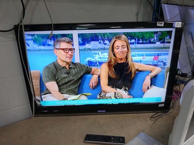 Lot 2285 - Toshiba 40 inch LCD TV, model 40RV753, no...