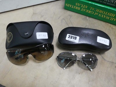 Lot 2319 - 2 Pairs of Ray Ban sunglasses