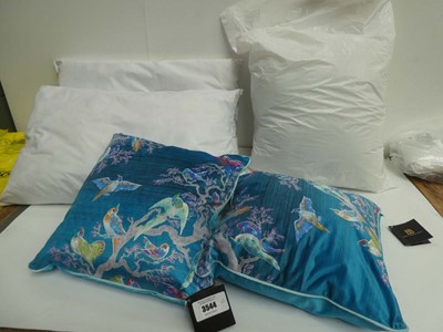 Lot 3544 - 2 Laurence Llewelyn Bowen scatter cushions, 2...