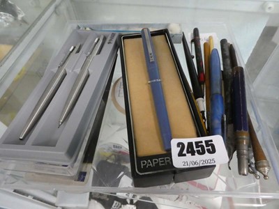 Lot 2455 - Selection of various pens including Papermate,...