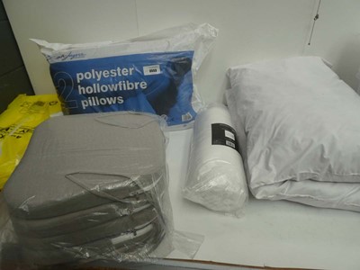 Lot 3553 - 2 Polyester pillows, 2 white goose feather &...