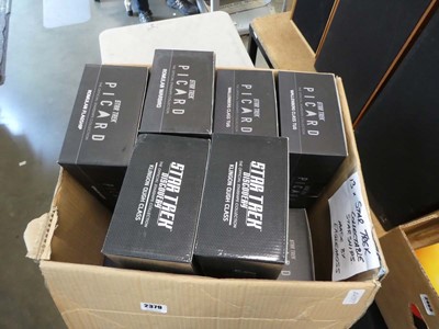Lot 2379 - Box containing Star Trek star kit