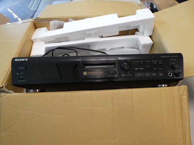 Lot 2393 - Sony MDS JE500 minidisc player