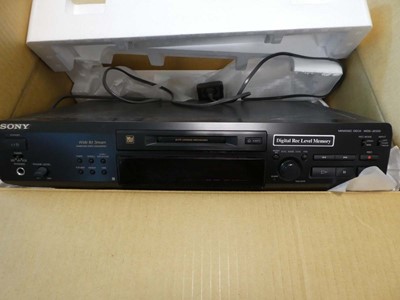 Lot 2394 - Sony MDSJE520 minidisk player