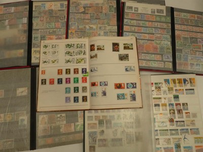 Lot 2052 - 6x stamp albums comprising worldwide /...