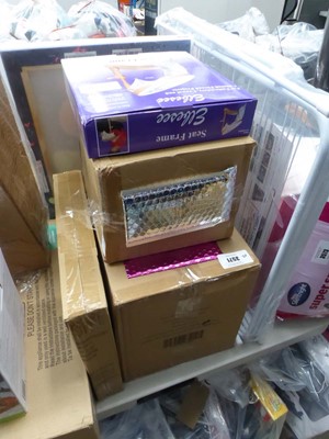 Lot 3571 - 2 boxes of bubble mailer envelopes, velvet...