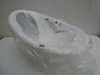 Lot 3574 - Nuby baby bath