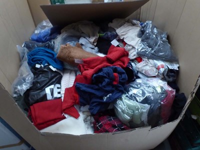 Lot 3696 - Large pallet containing mixed new and used...