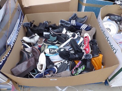 Lot 3698 - Large pallet containing mixed new and used shoes