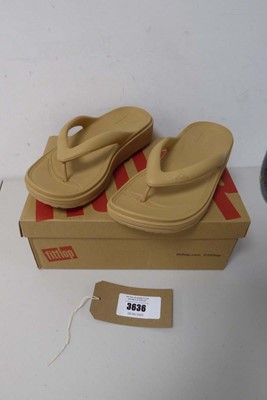 Lot 3636 - Boxed pair of Fitflop Relieff Recovery...