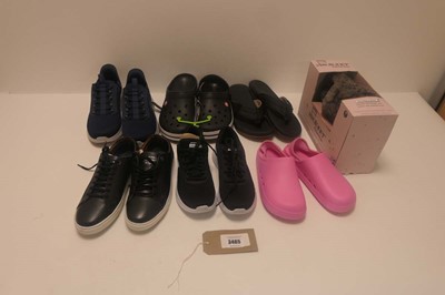 Lot 3465 - x7 pairs of shoes in bag to contain Crocs etc