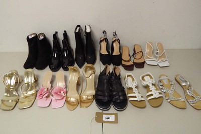 Lot 3641 - 12 pairs of ladies shoes of various styles and...