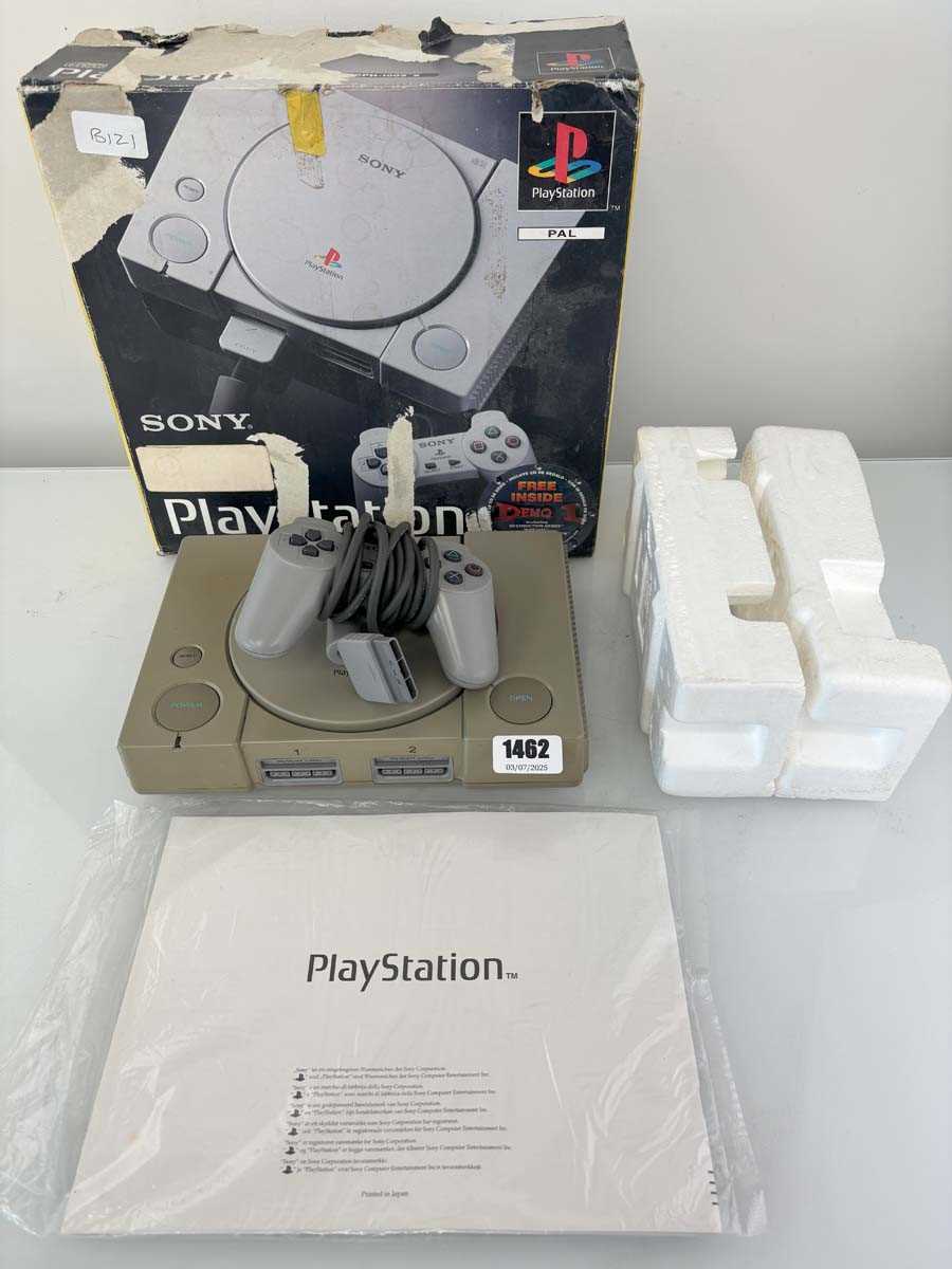 Lot PlayStation 1 in box