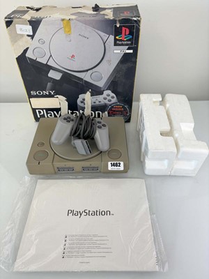 Lot PlayStation 1 in box