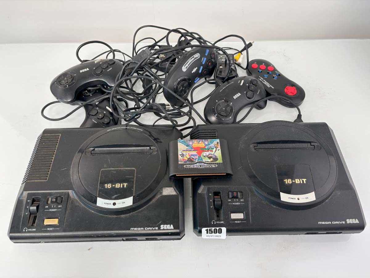 Lot 2x Sega Mega Drive 1, qty of controllers and a...