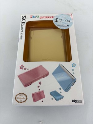 Lot 26x NintendoDS games boxed and DSLite case